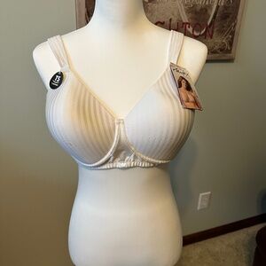 Women's Playtex Secrets Bra  Size 38D